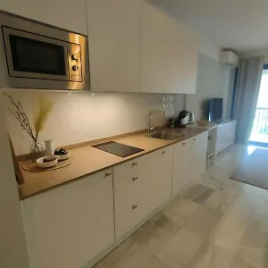 Central & Renovated Studio With Pool In Puerto Banus Marbella